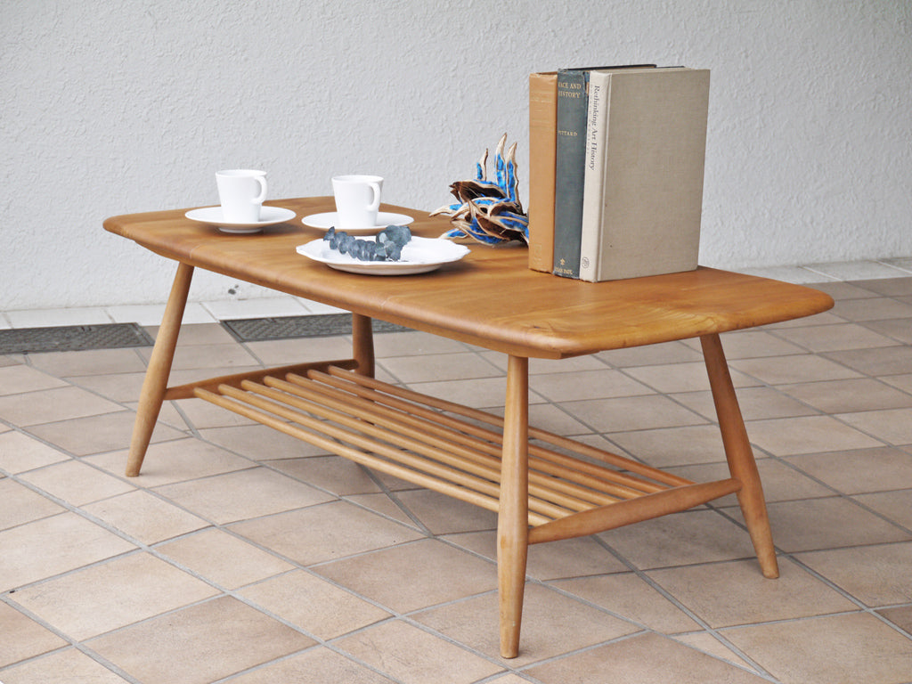 アーコール Ercol コーヒーテーブル エルム無垢材 マガジンラック センターテーブル UKビンテージ 英国家具 中古品 買い取りしました。