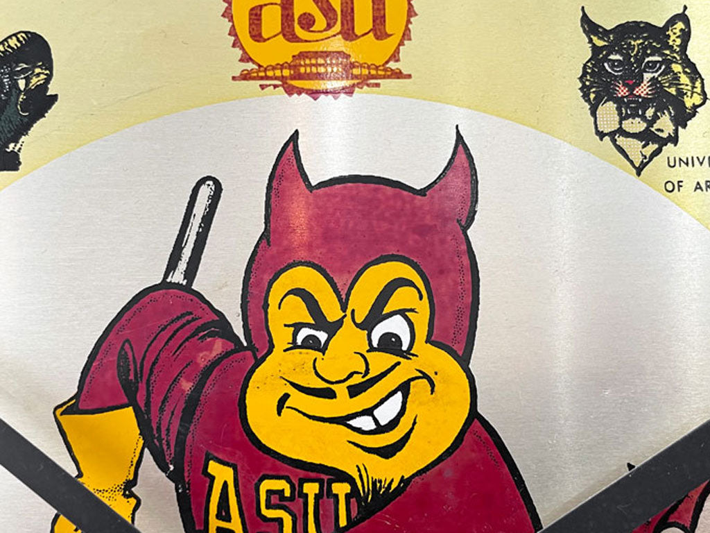 アリゾナ州立大学 arizona state university サン デビルズ SUN DEVILS クラブチーム マスコット 掛け時計 ウォールクロック 1971年 USビンテージ ～不敵な笑みを浮かべる老け顔悪魔～