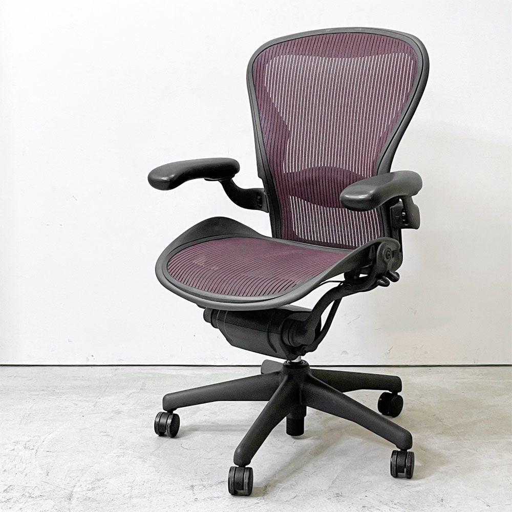【祖師ヶ谷大蔵店】ハーマンミラー Herman Miller アーロンチェア Bサイズ ランバーサポート フル装備 グラファイトベース パープル系 ビル・スタンフ ＆ ドン・チャドウィック 買取させていただきました。