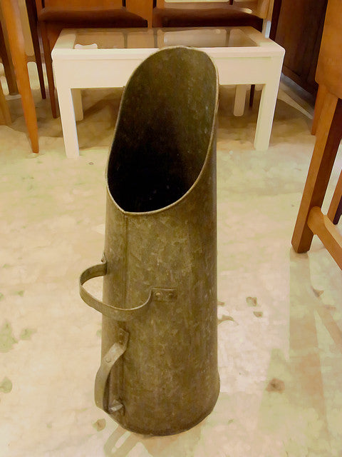 自由が丘店：昔、昔のバケツ～Antique:Coal Bucket(コールバケツ）:石炭バケツ【買取と販売とレンタルのお店】