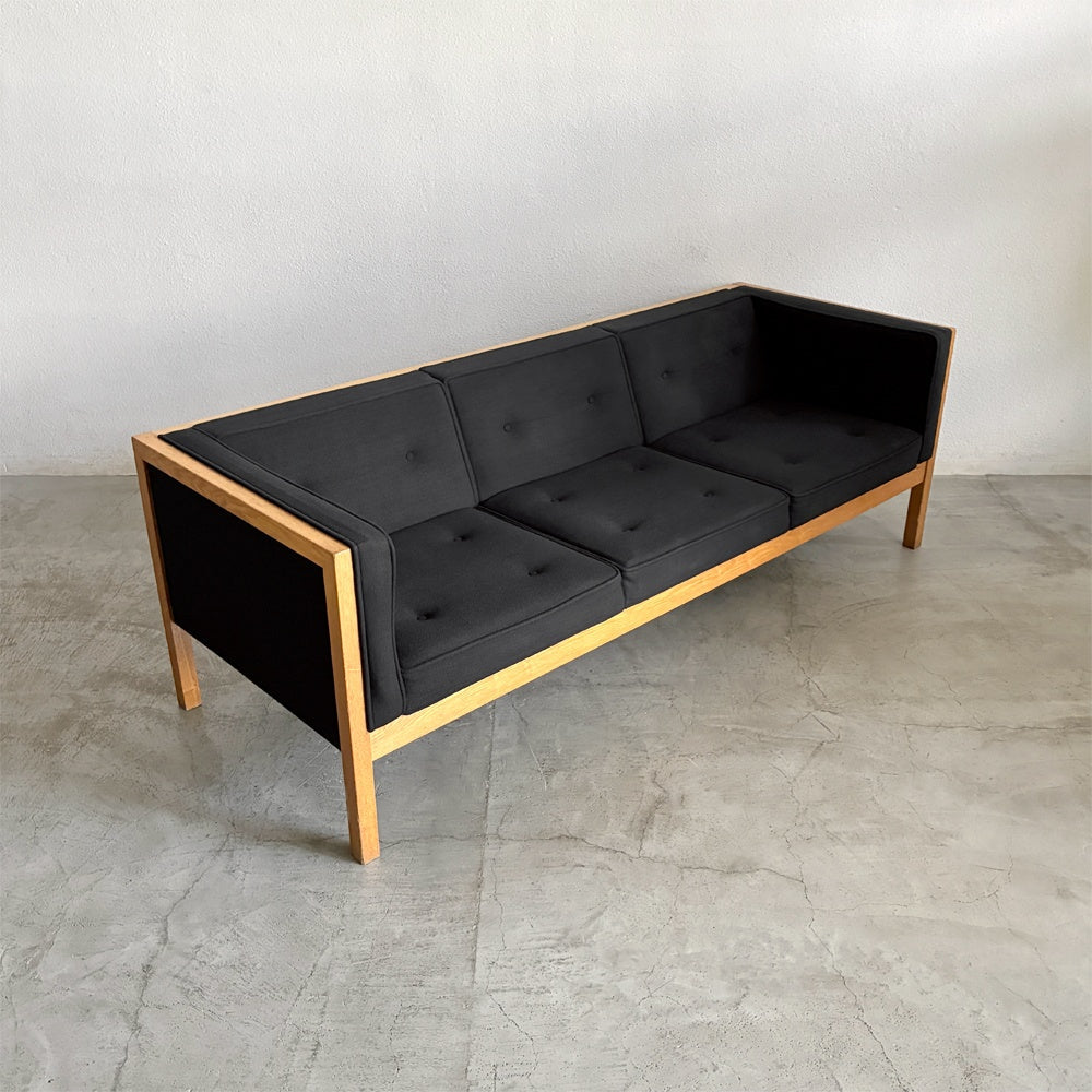 【登戸BASE店】ハーマンミラー Herman Miller ビンテージ ネルソン キューブ グループ シーティング ソファ 3シーター W1940 Nelson Cube Sofa 76" ブラック ミッドセンチュリーモダン 買取させていただきました。