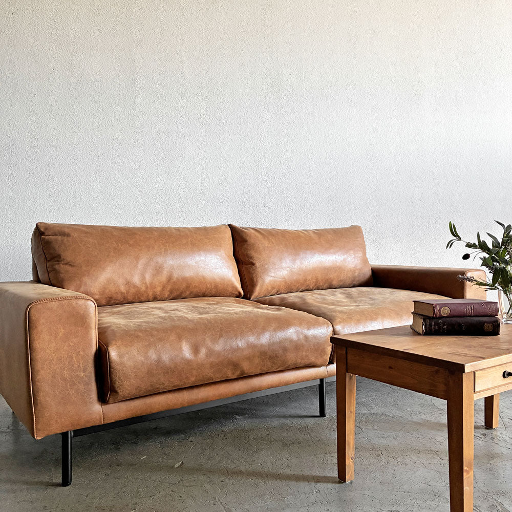 クラッシュゲート CRASH GATE コンフォーム COMFORM プルート PLUTO SOFA 3人掛けソファ W198cm スーパーレザーテックス オーカーブラウン 定価￥154,000- ～ 贅沢に包まれて。～
