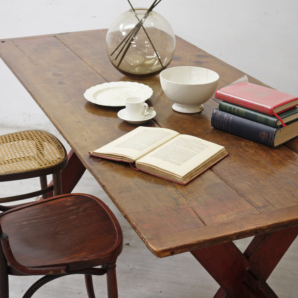 UKビンテージ UK vintage オールドパイン ファーマーズテーブル ペインテッド クロスレッグ 英国家具 アンティーク ～ 素朴な魅力が光るＵＫビンテージ