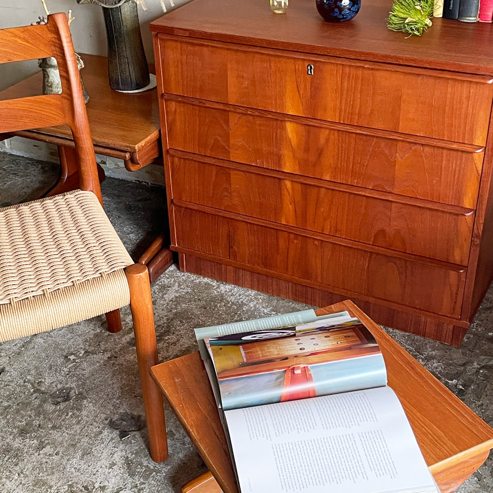 デンマーク ビンテージ Danish Vintage チーク材 チェスト 4ドロワー 抽斗4杯 W77×H66 北欧家具 北欧ビンテージ 鍵欠品 ～ 小さい中に存在感 ～