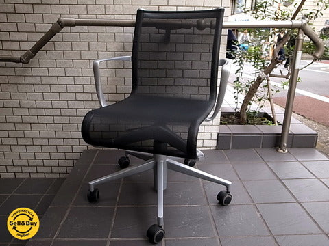 カッシーナ取扱 Alias アリアス ローリングフレーム アームチェア ～ 未来系デザインのお洒落なオフィスチェア【買取＆販売＆レンタル】