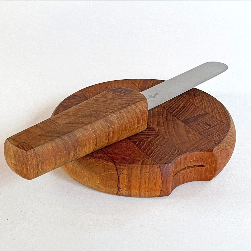 【自由が丘店】ダンスク DANSK カッティングボード＆ナイフ Sサイズ チーク材 無垢集成材 イェンス・クイストゴー Jens.H.Quistgaard JHQ 北欧デザイン ビンテージ 買取させていただきました。