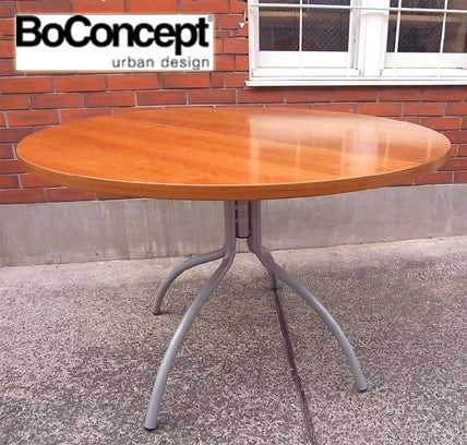 デンマーク Bo Concept （ ボーコンセプト ） ～上質で機能的な北欧モダンデザイン～ 『 Occa （ オッカ ）』 バタフライダイニングテーブル 【買取＆販売＆レンタル】