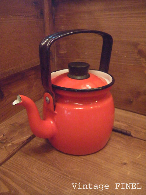 胸キュンの可愛いケトル～ＦＩＮＥＬ/Ｅｎａｍｅｌ　Ｋｅｔｔｌｅ　Ｒｅｄ【買取＆販売＆レンタル】