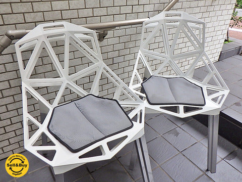 マジス MAGIS チェアワン Chair_One スタッキングチェア ～ デザイン・機能・座り心地...どれも一級品のチェア。 【買取と販売とレンタルのお店】