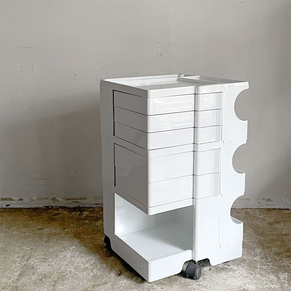 【自由が丘店】ビーライン B-LINE ボビーワゴン Boby Wagon 3段5トレイ ホワイト インナートレイ付き ジョエ・コロンボ イタリア ミッドセンチュリー MoMA 買取させていただきました。