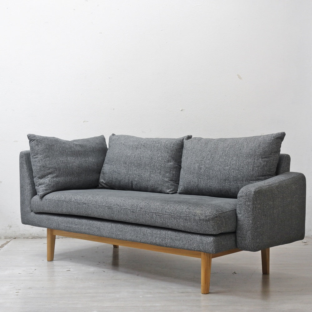 【祖師ヶ谷大蔵店】ウニコ unico ロム LOM ベンチアーム 片アーム W158cm ファブリック カバーリングソファ アッシュ材 フェザークッション 買取させていただきました。