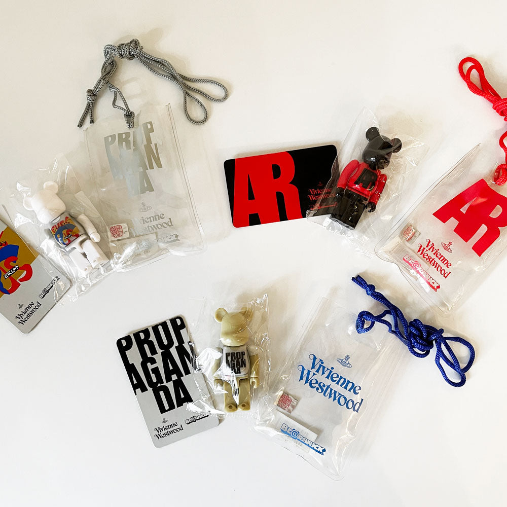 【経堂店】メディコムトイ MEDICOM TOY × ヴィヴィアン・ウエストウッド Vivienne Westwood ベアブリック BE＠RBRICK 3体セット カード＆ケース付 2005年 展覧会限定 未開封品 買取させていただきました。