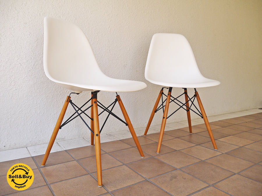 ハーマンミラー HermanMiller × ヴィトラ vitra. Wネーム イームズ C&R.Eames サイドシェルチェア ドゥエルレッグ DSW ウッドベース ホワイトシェル 参考価格￥63,720- / 1脚あたり ミッドセンチュリー MoMA 新着商品 買い取りしました！ 用賀店 出張買取もお任せ下さい。