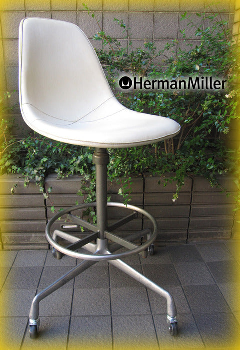 HermanMiller / ハーマンミラー （M.F.S） 『 サイドシェルチェア・ ナウガハイド・ ドラフティングベース（希少60's キャスター& フットレスト付き）』 ～ C&R. イームズ不朽の名作～ 入荷！