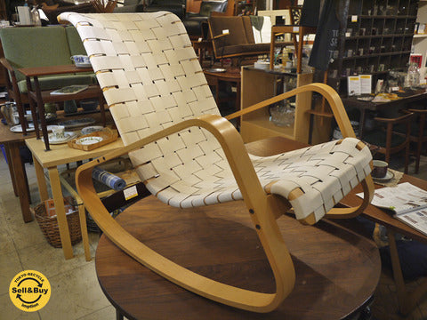 CRASSEVIG クラスヴィッグ Dondolo Roking Chair ドンドーロ ロッキングチェア 綿 ホワイト ～40年前のデザインとは思えない、先進的なフォルム～【買取と販売とレンタルのお店】