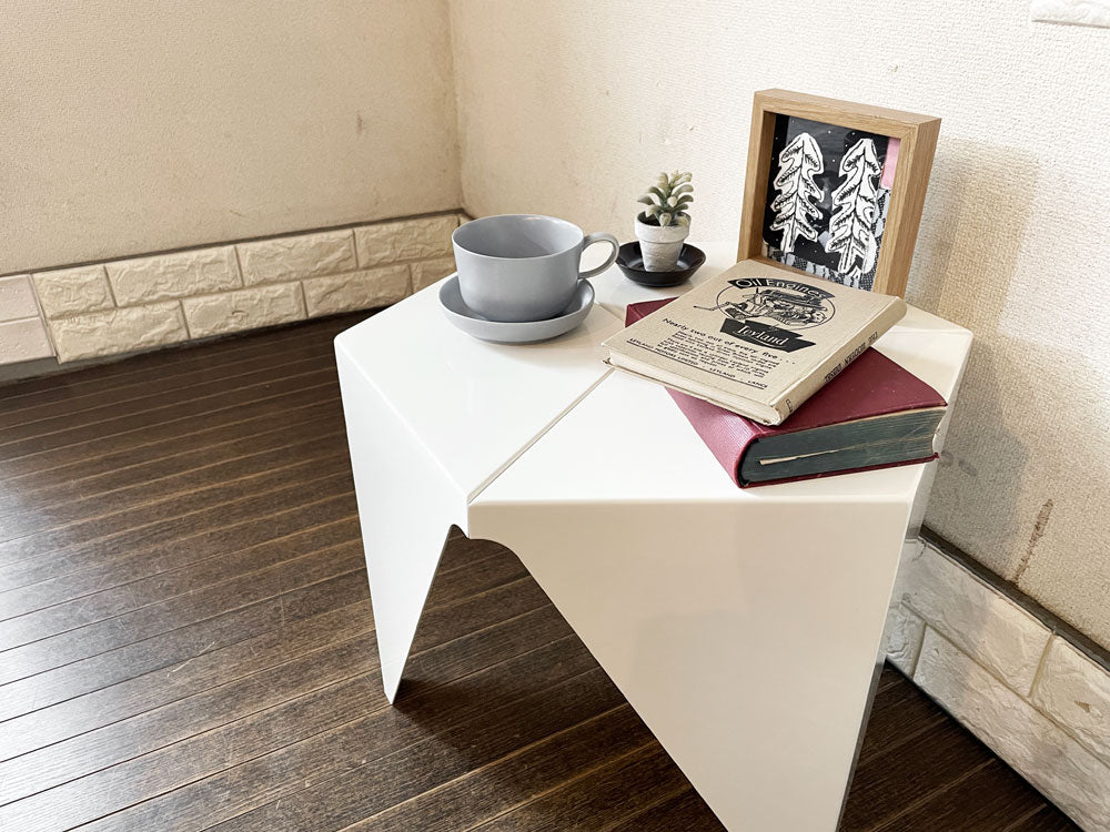 ヴィトラ vitra プリズマティックテーブル Prismatic Table サイドテーブル ホワイト イサム・ノグチ ミッドセンチュリー ～さまざまなカタチ、結実する～