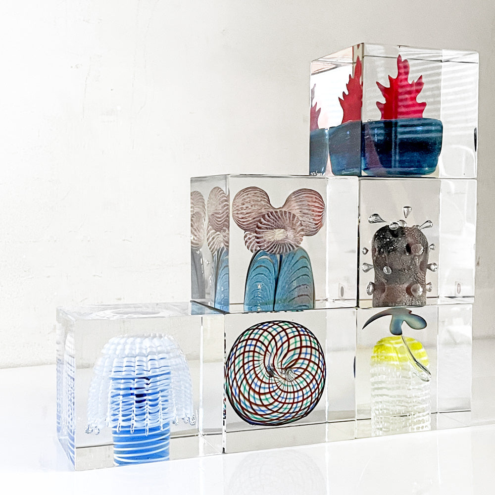 【自由が丘店】ヌータヤルヴィ Nuutajarvi イッタラ iittala アニュアルキューブ Annual Cube 1994 ＆ 1986 ＆ 1984 ＆ 1971 ＆ 1991 ＆ 1993 オイバ・トイッカ 北欧雑貨 ビンテージ 希少 計6点 買取させていただきました。