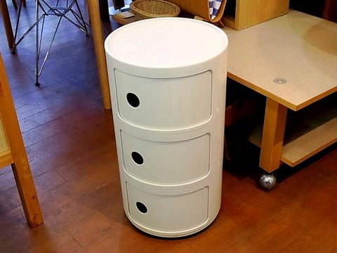 デザインの力☆木製家具とも調和するプラスチック製品～　カルテル Kartell  『 コンポニビリ 3段 ホワイト 』　アンナ・カステッリ・フェリエーリ【買取と販売とレンタルのお店】