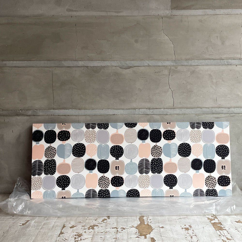 【学芸大学店】マリメッコ marimekko コンポッティ Kompotti ファブリックパネル スクエア 120×45 アイノ・マイヤ・メッツォラ Aino-Maija Metsola 北欧雑貨 買取させていただきました。
