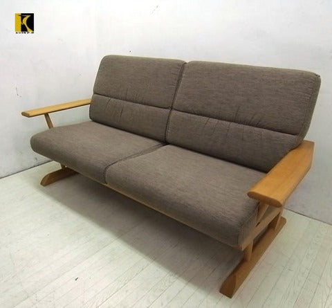 ～ 繊細なデザインに宿る…揺るぎない安らぎ ～ 飛騨産業 / キツツキ ハイクラスシリーズ " ENKU / 円空 " 佐々木敏光デザイン 『 2シーター ソファ 』 入荷！