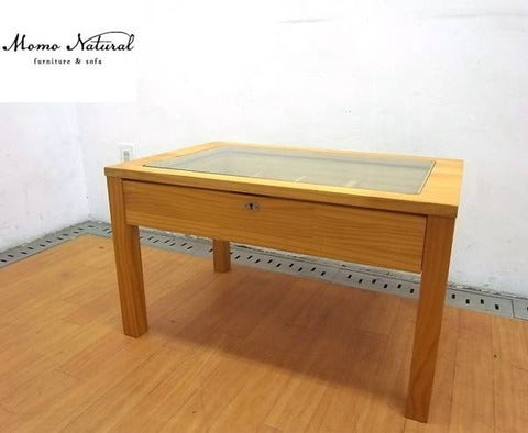 季節を問わず使える優しい雰囲気～Momo natural パイン材 コレクションテーブル モモナチュラル【買取＆販売＆レンタル】