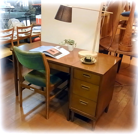 家具への拘りは環境への拘り～ karimoku60+ / カリモク60+ デスク ＆ チェスト & チェア モケットグリーン【買取と販売とレンタルのお店】