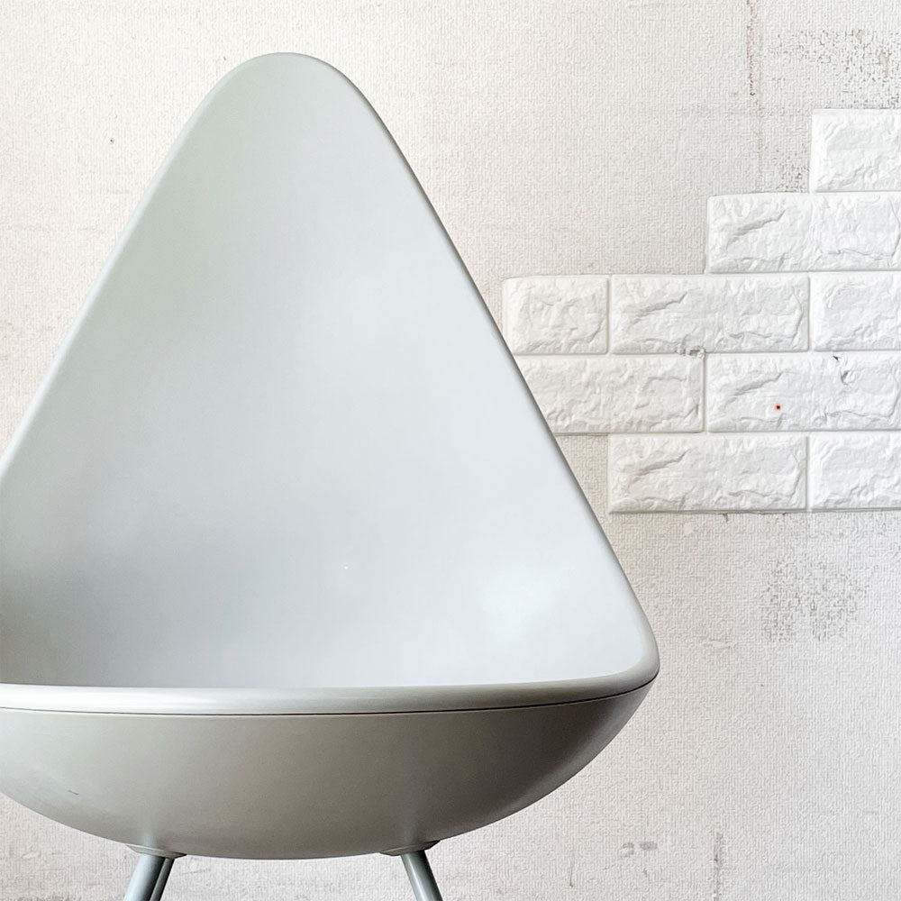 フリッツハンセン Fritz Hansen ドロップチェア Drop Chair ストーングレー アルネ・ヤコブセン 北欧 デンマーク ～静穏の間に、ひとしずく落ちる～