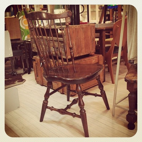 古くなるほどにヴィンテージ感が増していく美しいデザイン。。。USA・ETHAN ALLEN (イーセンアーレン) Windsor（ウィンザー）チェア  【出張買取＆販売＆レンタル】