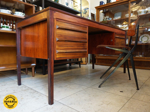 ブルクスボ BRUKSBO ローズウッド ビンテージデスク 両袖デスク TORBJRN AFDAL ノルウェー～高級木材をふんだんに使った希少ヴィンテージアイテム♪【買取と販売とレンタルのお店】