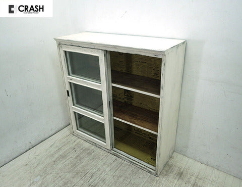 永年使い込まれたかの様なシャビーシックな風合いが堪りません！～ Knot antiques/ノットアンティークス 『QUEEN CABINET (クイーン キャビネット) 中段ガラス』【買取と販売とレンタルのお店】