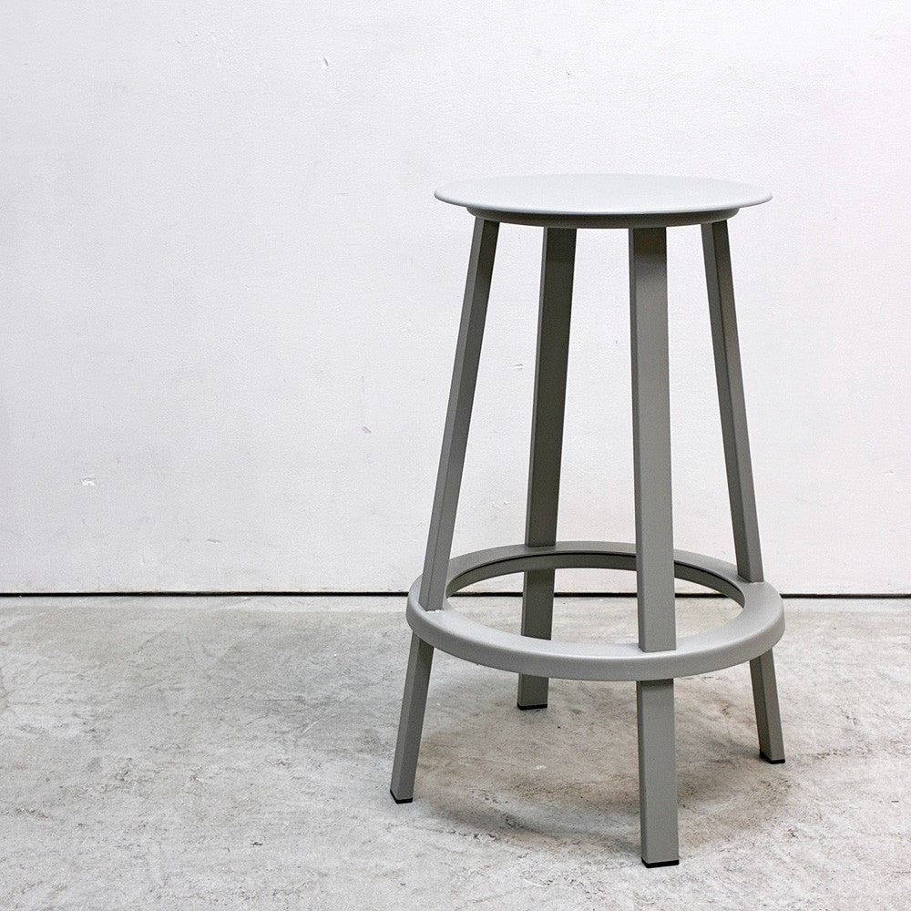 【祖師ヶ谷大蔵店】ヘイ HAY リボルバー バースツール ロー REVOLVER BAR STOOL LOW H65cm スカイグレー 回転式座面 レオン・ランズメイヤー デンマーク 定価¥51,700- 2脚 買取させていただきました。