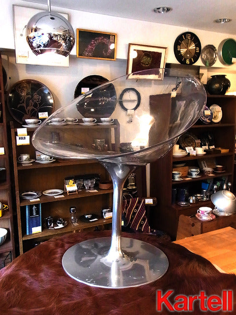 ウルトラモダンなストリームライン！ Stark（フィリップ・スタルク）デザイン Italy カルテル／Kartell 「Ero|S|（エロエス）」チェア クリスタル 【買取＆販売＆レンタル】
