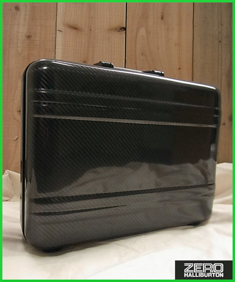 手にすること自体がステータス～正規品 ゼロハリバートン プレミアムシリーズ P4 ステルスⅡ アタッシュケース カーボン【買取と販売とレンタルのお店】