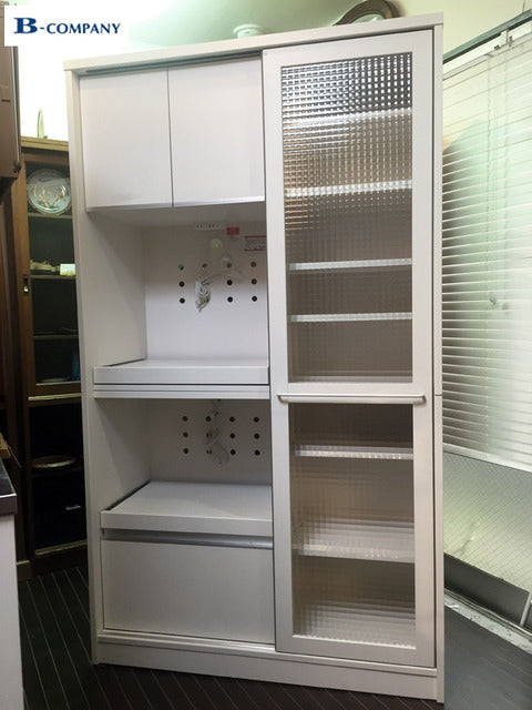 ビーカンパニー B-COMPANY 食器棚 カップボード 大容量 モザイクガラス ～ 収納力・機能性・デザイン性の3拍子揃った万能食器棚 【買取と販売とレンタルのお店】