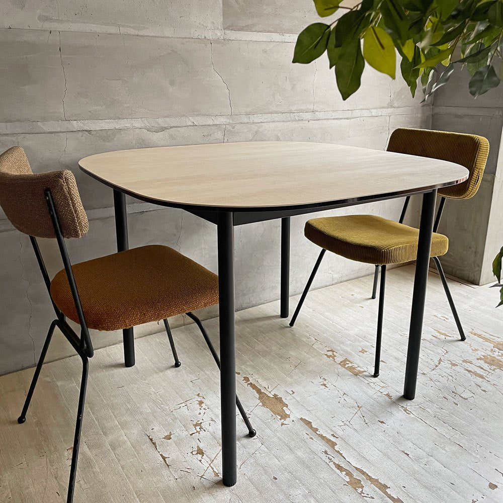 モーダエンカーサ moda en casa ミューズテーブル MEWS table ダイニングテーブル セラミックホワイト天板 モダンデザイン 定価￥114,400- ～ シンプルだからこそ難しい他との差別化、工夫  ～