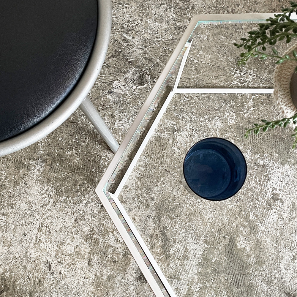 カッシーナイクスシー Cassina ixc. ヘキサゴン トリス HEXAGON TRIS 691 サイドテーブル ハイ デサルト ホワイト×クリアガラス DESALTO ホワイト×クリアガラス 吉岡徳仁 受注輸入品～光と幾何学のあいだで