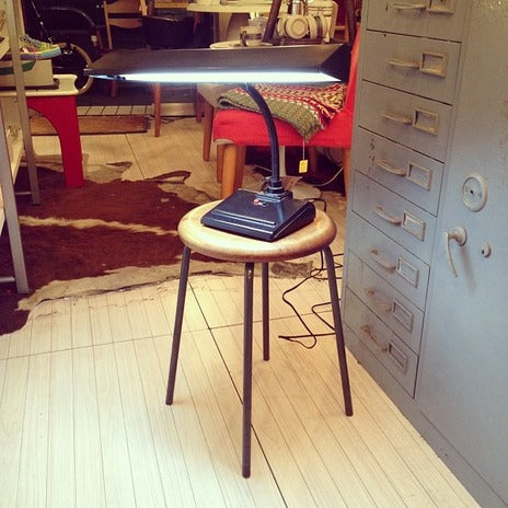 USA製 本物のインダストリアルファニチャー２点入荷しました★USA Art Soeciality Drafting Lamp & Vintage Steel & Wood Stool 【買取＆販売＆レンタル】