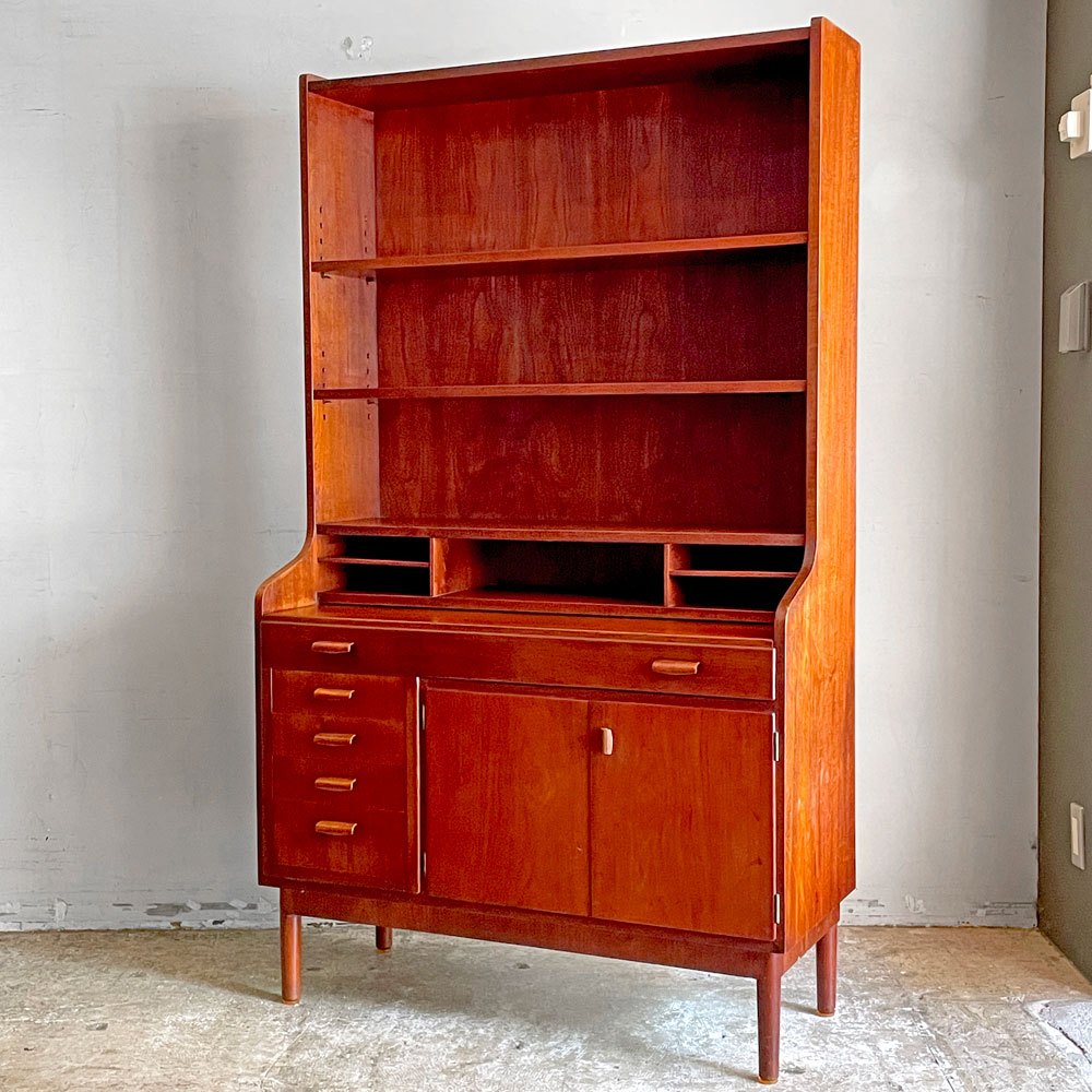【自由が丘店】Danish vintage ビューローキャビネット Bookcase & PullOut Desk デスク シェルフ チーク材 60s ビンテージ 北欧デザイン 買取させていただきました。