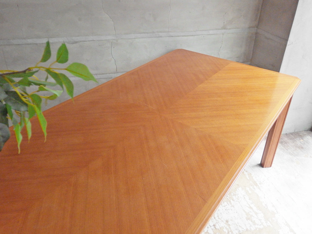 ビンテージ チーク材 ダイニングテーブル ヘリンボーン 北欧デザイン ～無名でも主役のテーブル～