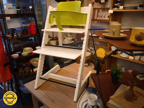 STOKKE ストッケ   トリップトラップ チェア ホワイト ノルウェー ガード付 新型～爽やかなホワイトとライトグリーンのフレッシュなデザイン【買取と販売とレンタルのお店】