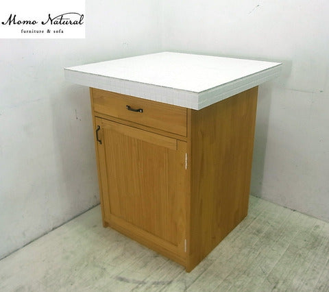 オシャレな海外のキッチンにあるようなアイランドカウンター～MOMO narural モモナチュラルより MOSAIC　モザイクシリーズ　アイランドカウンターテーブル【買取と販売とレンタルのお店】