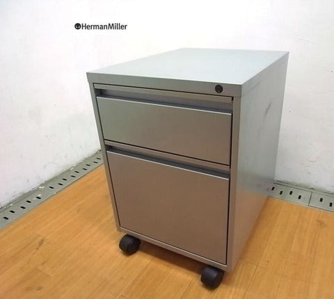 革新的で常に時代のスタンダード～Herman Miller ハーマンミラー デスク サイドキャビネット ワゴン ビスレー【買取＆販売＆レンタル】