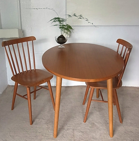 ＵＮＩＣＯ　ＡＬＢＥＲＯ　ｄｉｎｉｎｇ　ｔａｂｌｅ　ｘ　ＳＰＩＮＤＬＥ　ｃｈａｉｒ～ウニコ　アルベロ　チーク材ダイニングテーブル　スピンドル　ブナ材チェアｘ2脚