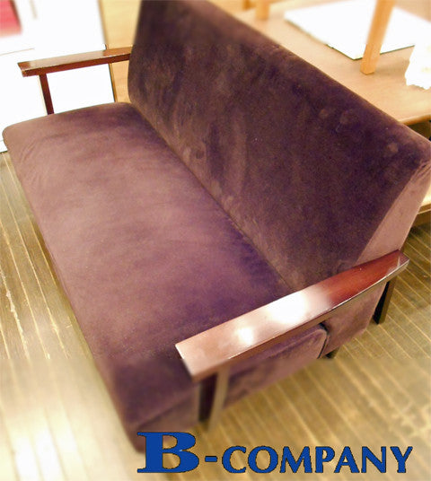 レトロチックなベロアソファ～B-COMPANY（ビーカンパニー）  ベロア ウッドアーム ソファ【買取＆販売＆レンタル】