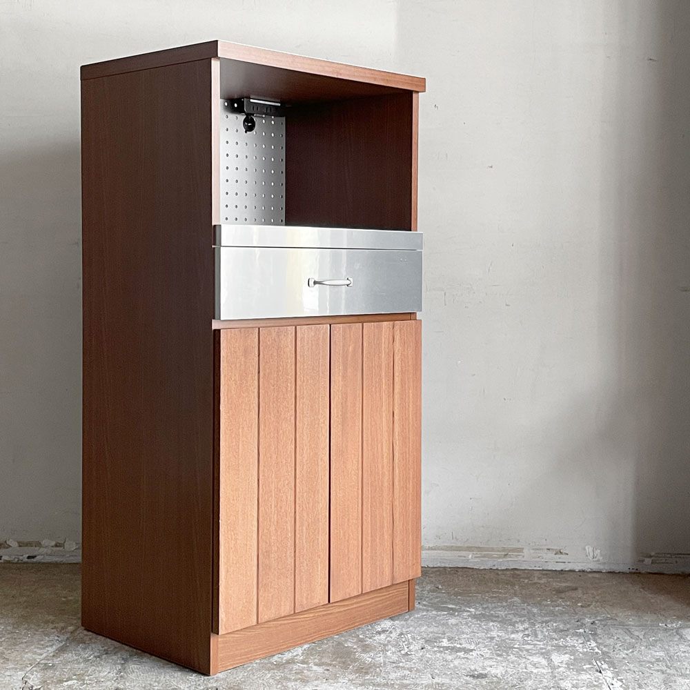 【自由が丘店】ストラーダ STRADA キッチンキャビネット レンジボード アッシュ材 ステンレス W60cm ナチュラルモダン 廃番 買取させていただきました。