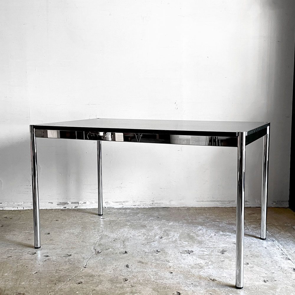 【自由が丘店】ユーエスエムハラー USMハラー USM Haller モジュラーファニチャー ハラーテーブル ワークデスク W125cm オーク材 ブラック アジャスター 高さ調整機能付き スイス 買取させていただきました。