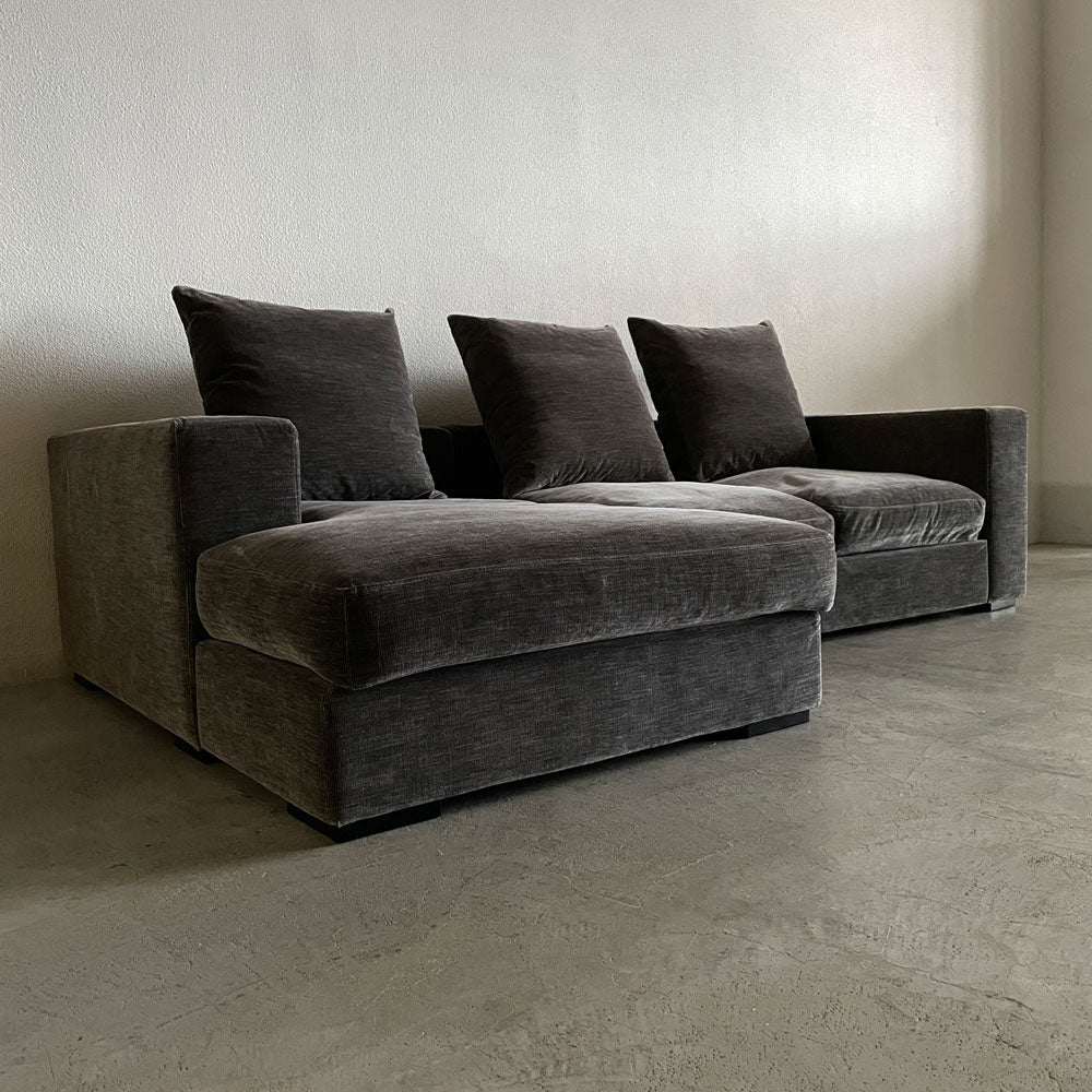 【登戸BASE店】ボーコンセプト BoConcept セノーバ Cenova カウチソファ グレー系コーデュロイ生地 背座カバーリング仕様 W253cm クッション付属 デンマーク 北欧家具 参考価格約65万円 買取させていただきました。