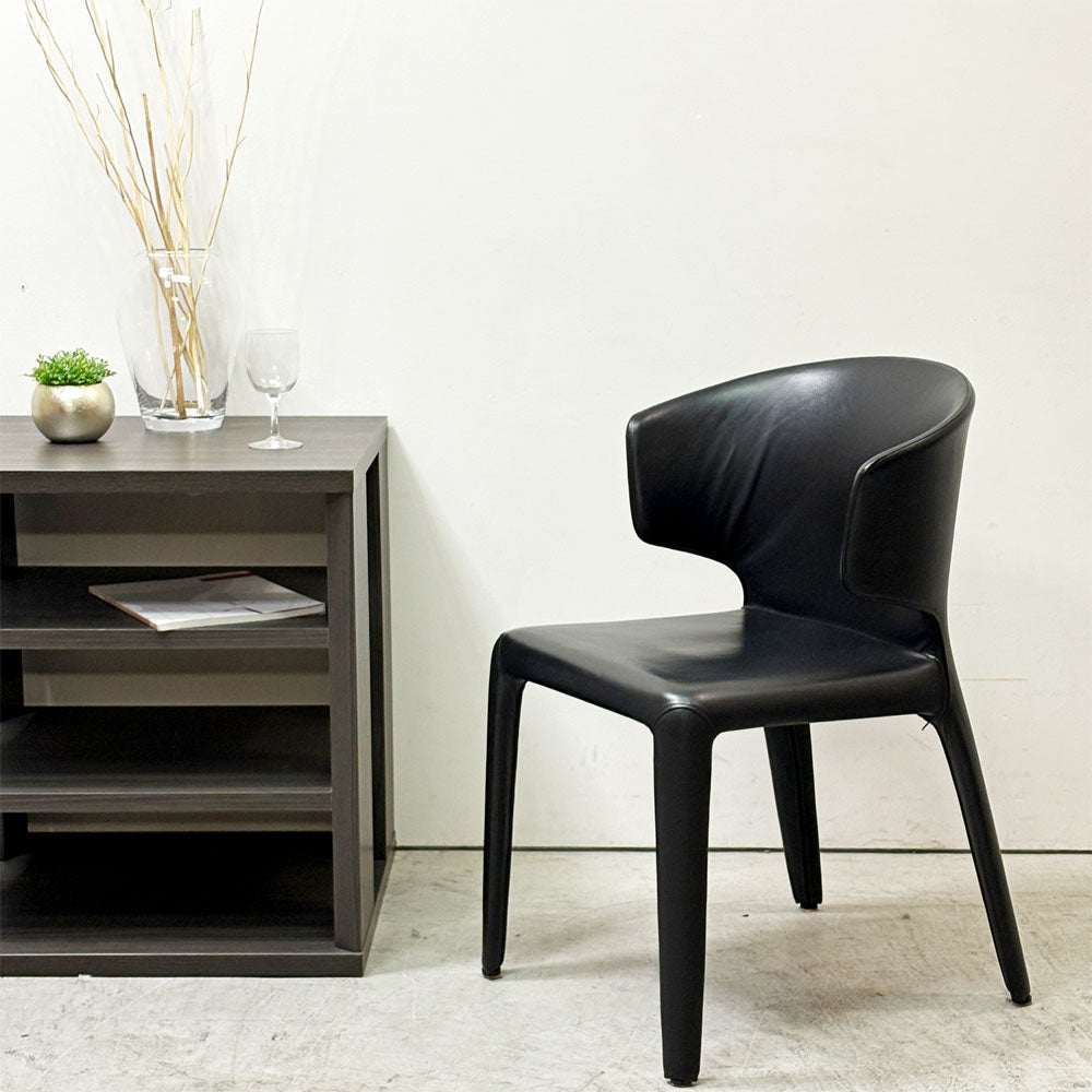 【祖師ヶ谷大蔵店】カッシーナ Cassina オラ 367 HOLA アームチェア 本革 ハンス・ウェッツスタイン モダン イタリア 定価￥429.000- 買取させていただきました。