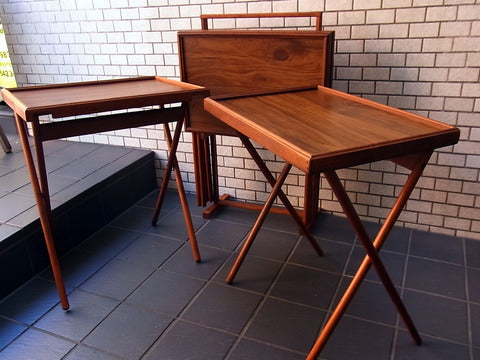 木陰にこんなテーブルがあったら最高です～北欧ビンテージ フォールディング テーブル＆スタンドフォルダー【買取と販売とレンタルのお店】