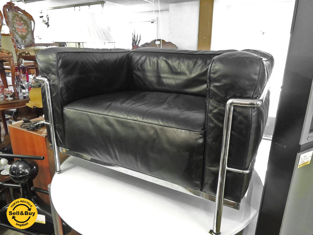 カッシーナ Cassina LC3 ソファ 1シーター フェザー カーフレザー FX革 本革 ブラック ル・コルビュジェ ピエール・ジャンヌレ シャルロット・ペリアン デザイン ～一度は試してみたい巨匠たちのソファ～ 【 買取と販売とレンタルのお店 】
